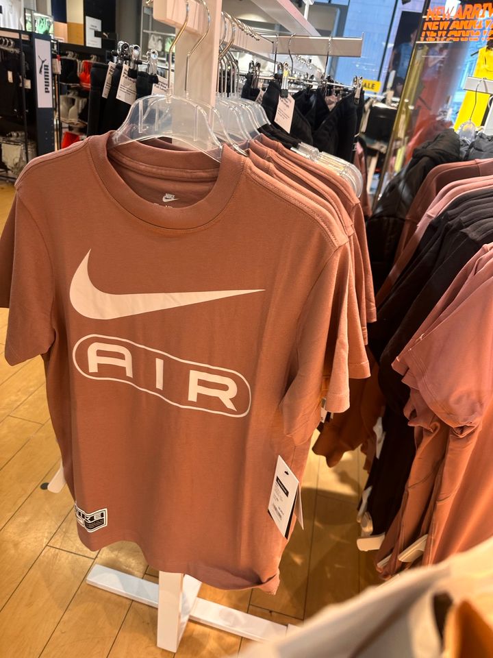 Nike Air Shirt in Syke