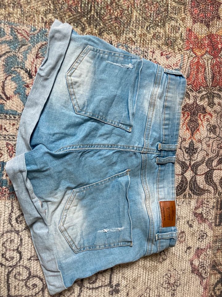 Reserved Hot Pants Shorts S in Altenbamberg