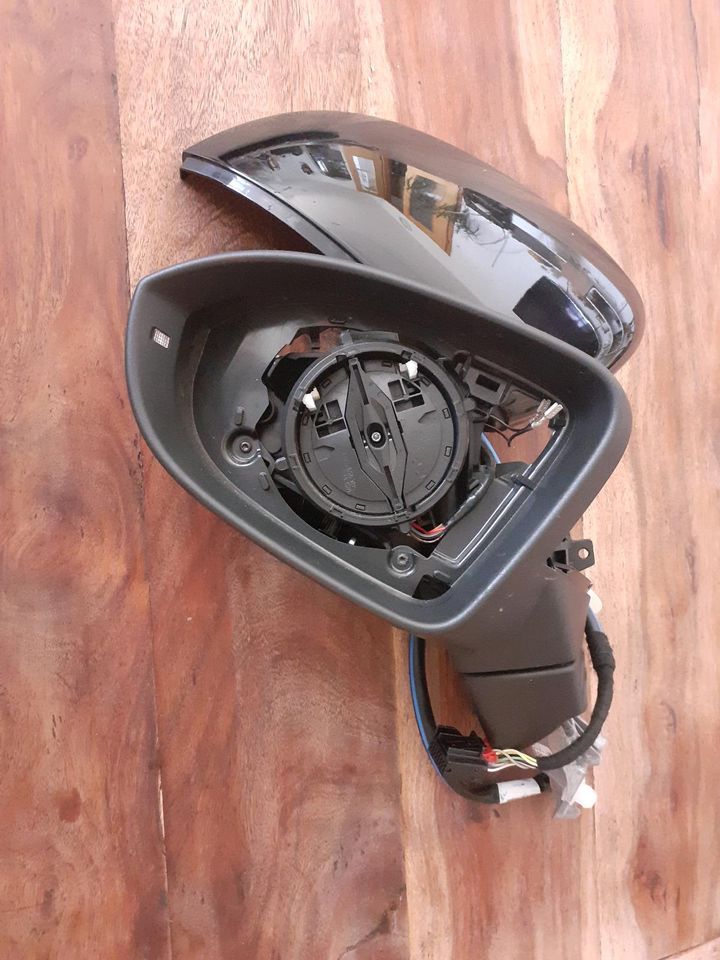 VW Golf 8 Außenspiegel schwarz links in Alsfeld