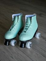 Rollschuhe mit LED Leuchtenden Rädern Roller Skates Gr 42 - 43 Nordrhein-Westfalen - Leverkusen Vorschau