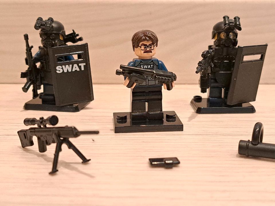 3x Swat Polizisten in Hofgeismar