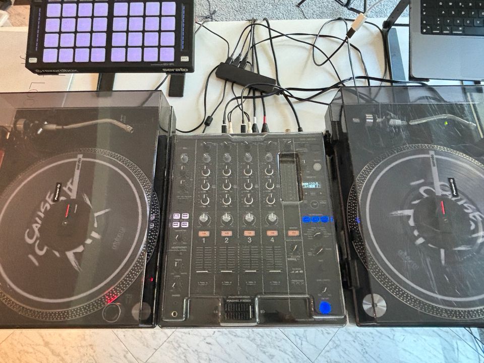 Pioneer DJ Set mit Turntables, XP2 und Phase in Frankfurt am Main