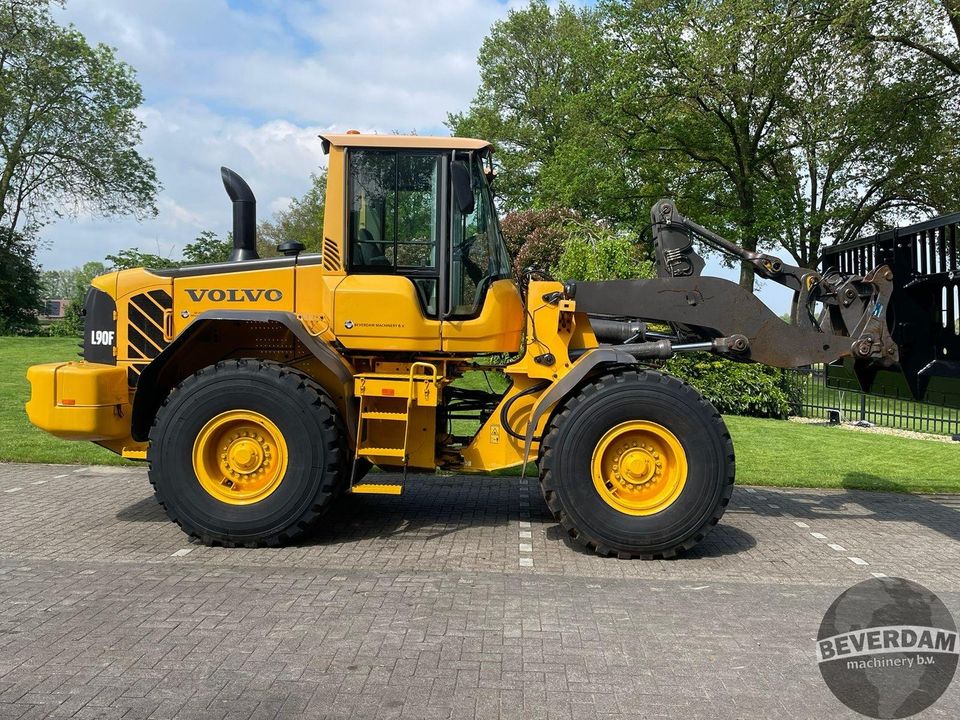 Volvo L90F Radlader in Uelsen