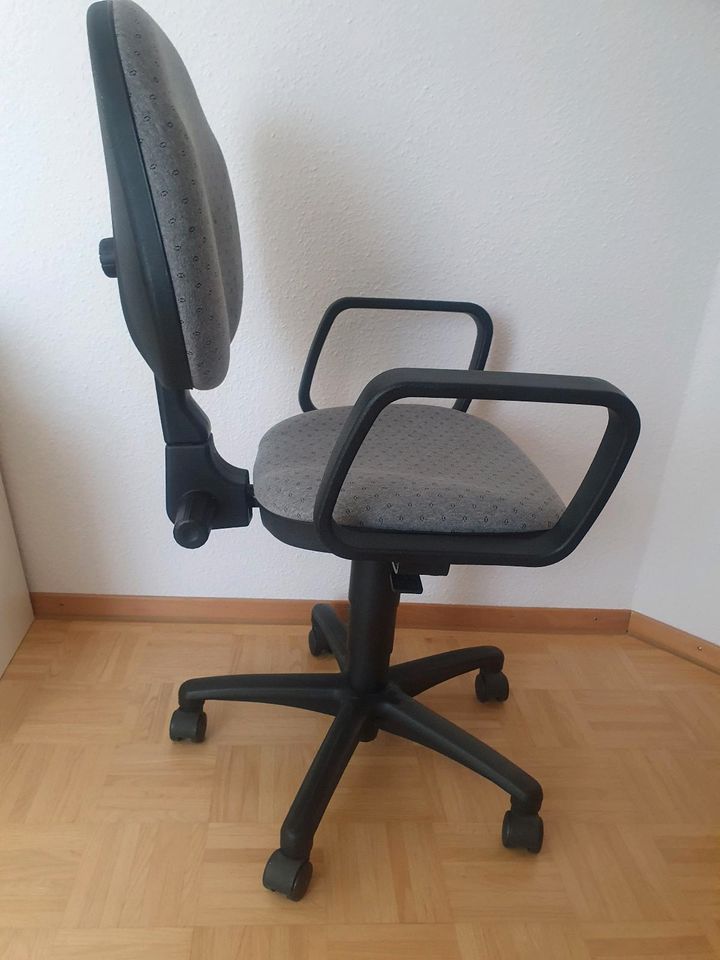 Büro Stuhl in Schwaikheim