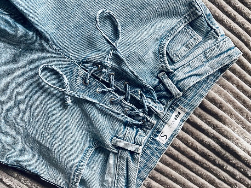 Stylische Jeans – Neu, in Teterow