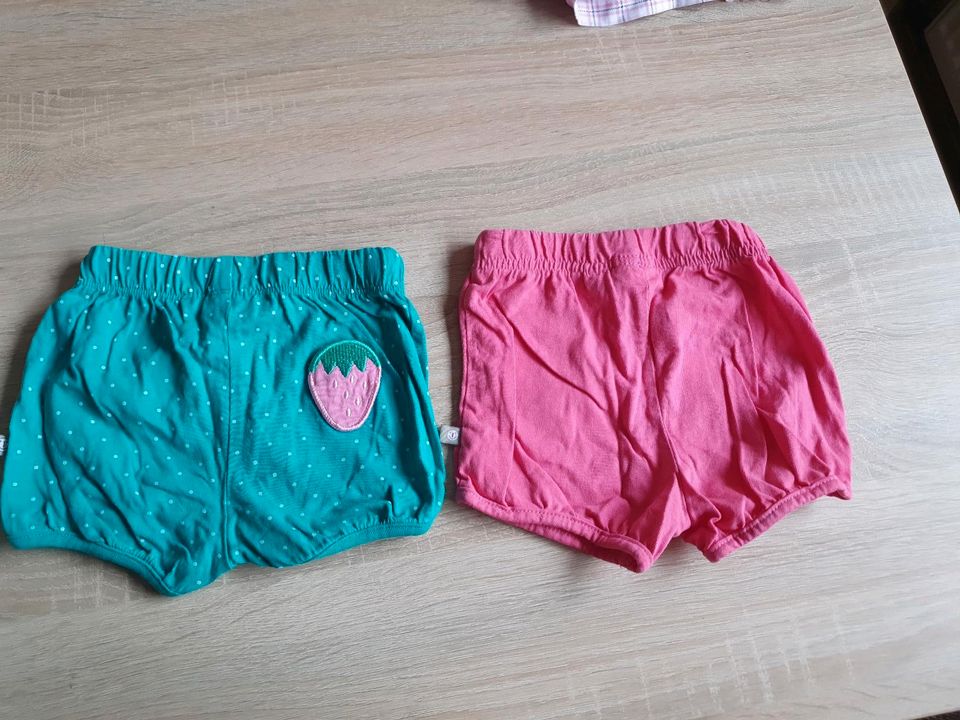 2er Set Liegelind kurze Shorts kurze Hosen Gr. 80 in Laatzen