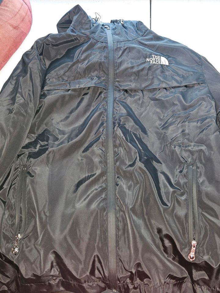 North Face Jacke für Männer und Frauen in Löbau