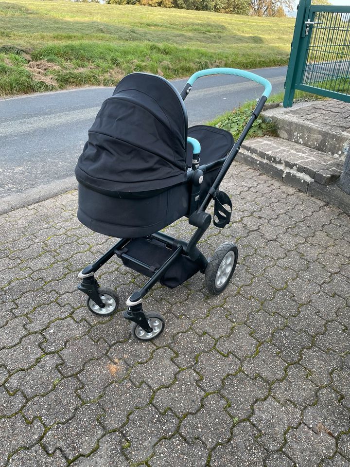 Kinderwagen Joolz Day schwarz blau mit Wanne, Buggy und Zubehör in Wipperfürth