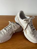 Puma Sneaker Carina weiß Gr. 39 Hessen - Bad Vilbel Vorschau