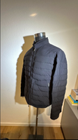 Moncler Acorus Daunen Jacke in Schwarz Gr.3 (M) im Top Zustand Frankfurt am Main - Dornbusch Vorschau