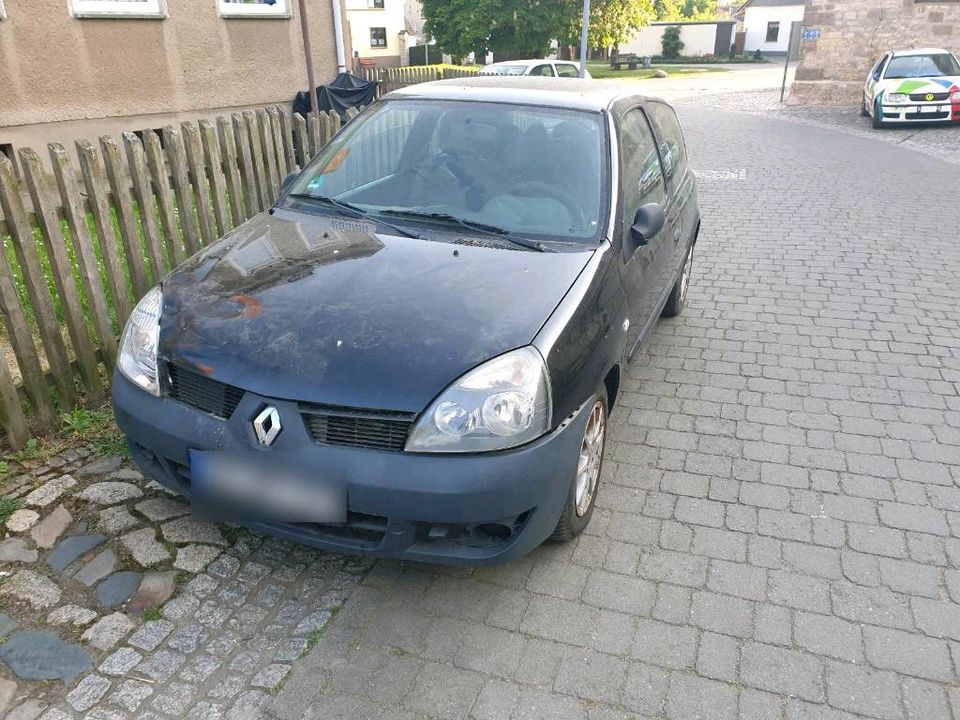 Renault clio 1.2 benziner keinen tuv in Oschersleben (Bode)