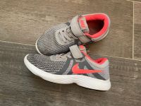 Nike Kinder Sneaker, grau/pink, Gr. 31 Hessen - Friedrichsdorf Vorschau