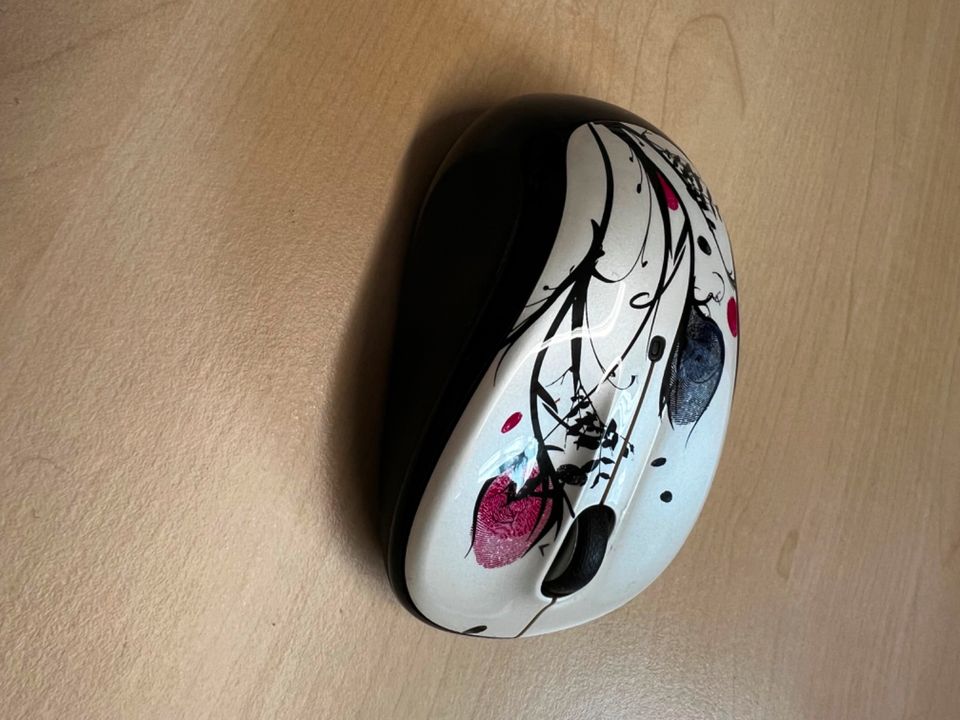 Logitech BT Maus M325 mit Rosen in Maulbronn