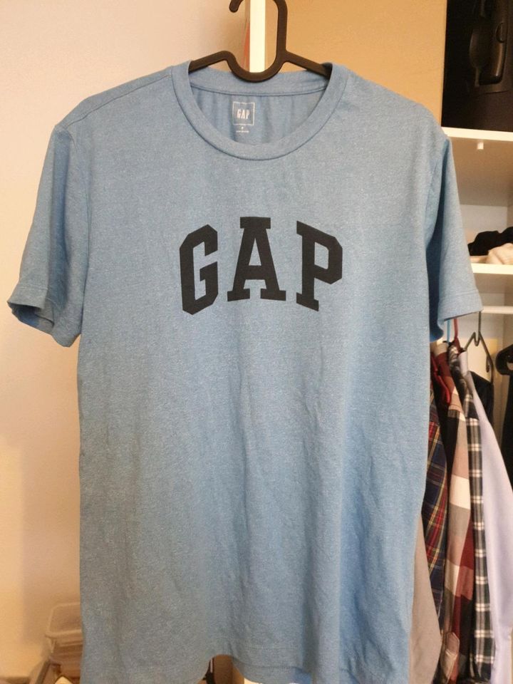 GAP t-shirt Größe S blau in Frankfurt am Main