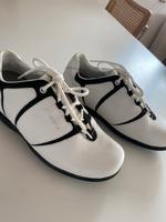 Bally Golfschuhe Damen Gr. 38 2/3 Nordrhein-Westfalen - Meerbusch Vorschau