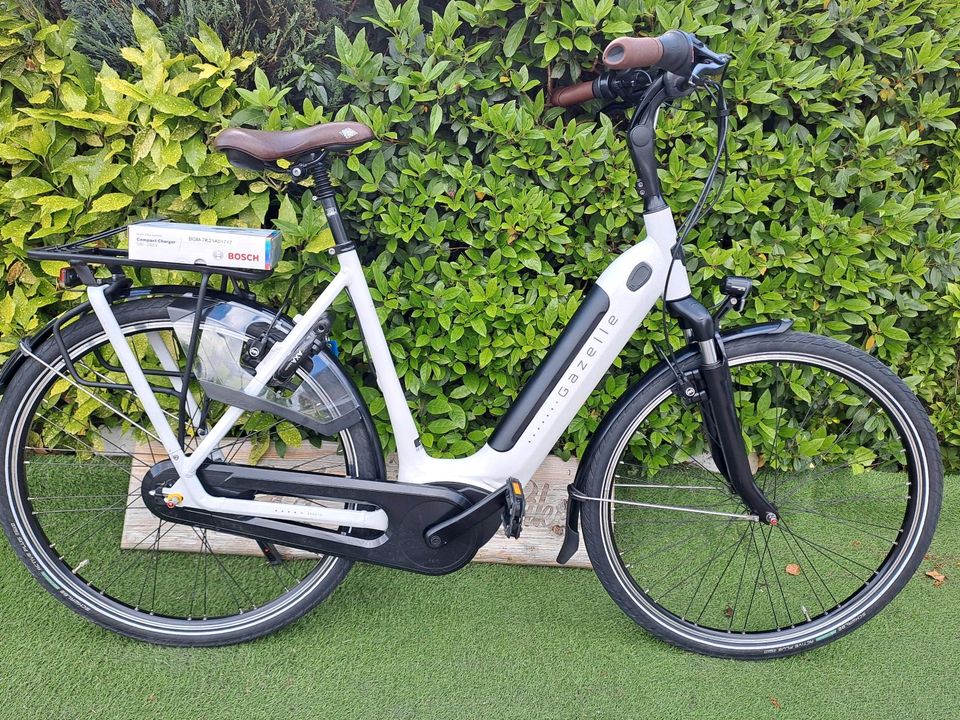 GAZELLE ARROYO C7+BOSCH+E-BIKE/250KM/WIE NEU/500AKU in Moormerland