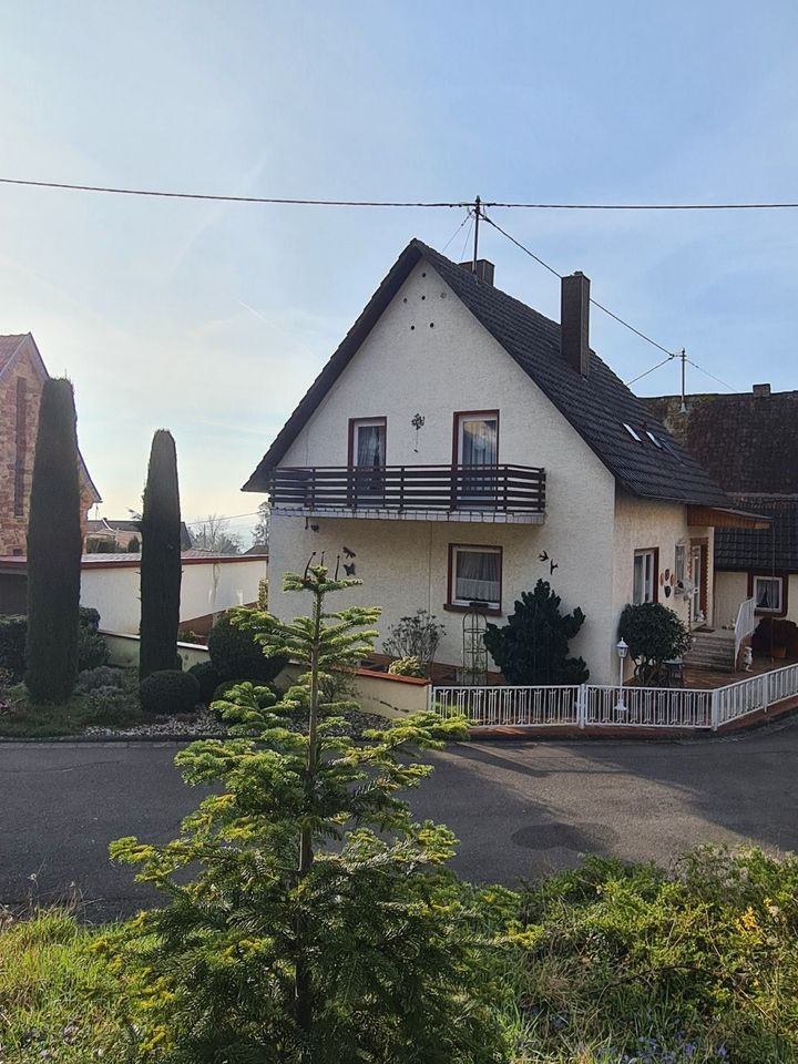 Einfamilienhaus (mit Zweithaus) und herrlicher Aussicht in Gleiszellen-Gleishorbach