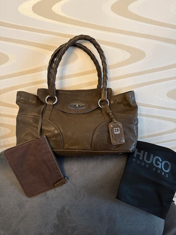 HugoBoss Orange Handtasche mit original Aufbewahrungstasche in Frankfurt am Main