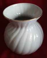 Porzellan Vase Blumenvase weiß Goldrand Dekoration Baden-Württemberg - Singen Vorschau