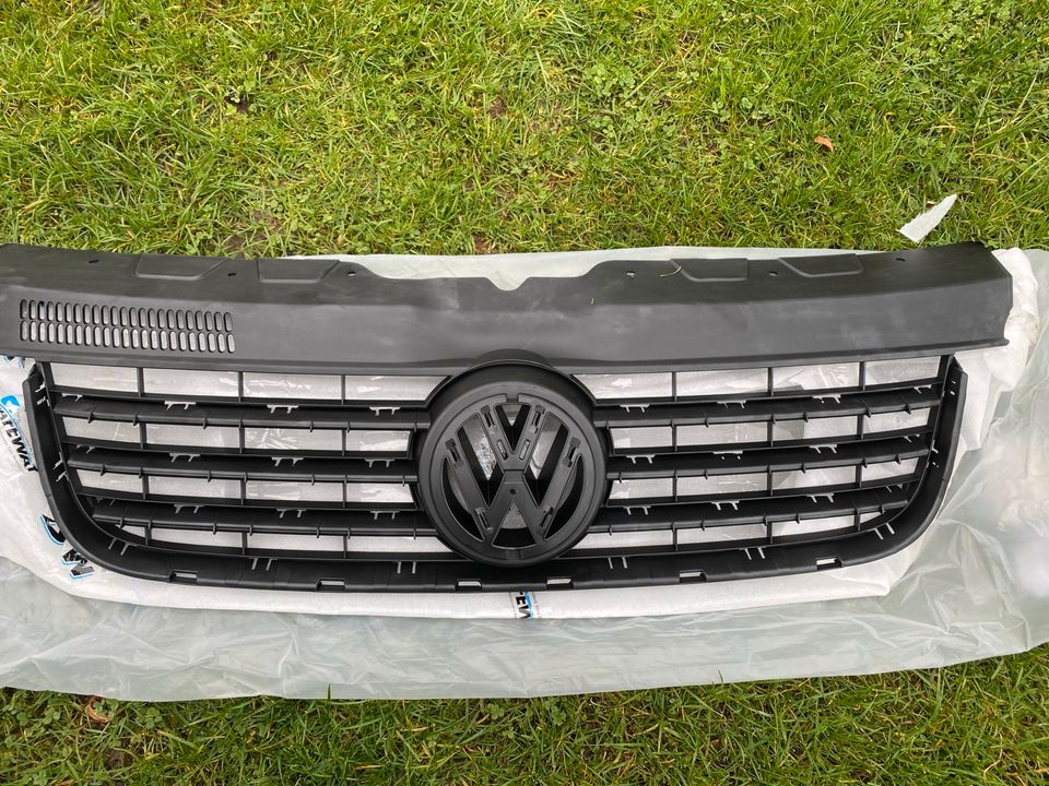 Kühlergrill VW Volkswagen Bulli Multivan Caravelle in Jübar