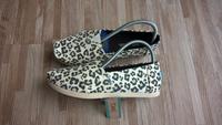 TOMS "Alpargata" Slipper Schuhe - NEU - 36,5 - Leo Nordrhein-Westfalen - Dormagen Vorschau