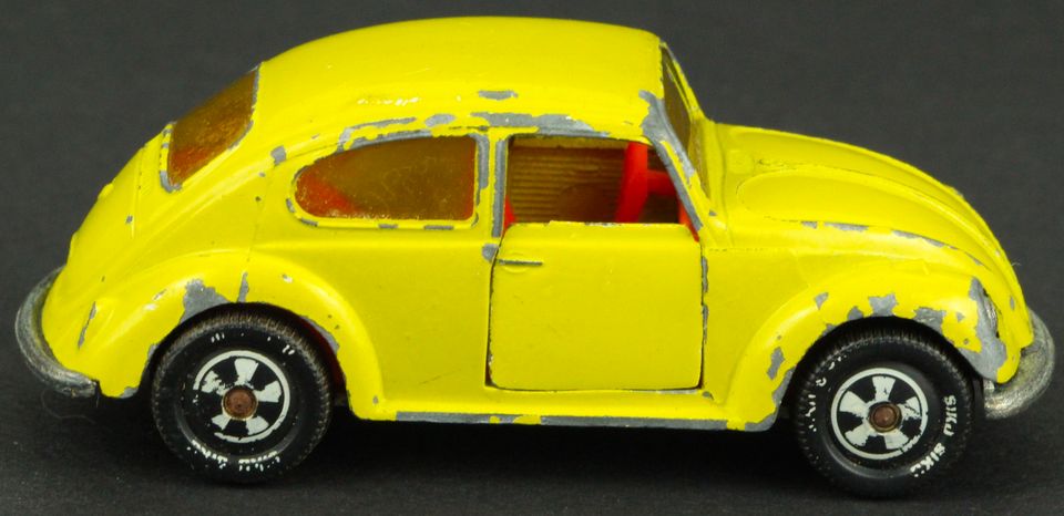 Siku VW 1300 Käfer gelb-grün Modell-Auto 1:60 Spielzeug-Auto in Elze