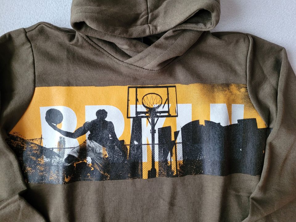 Hoodie mit Print Basketball, Sweatshirt Gr. 170/176 Chapter Young in Zerbst (Anhalt)