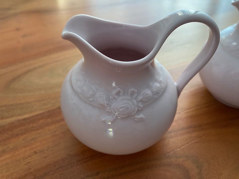 Hutschenreuther Porcelaine Rosé Desiree 44-teilig Kaffeeservice in Potsdam