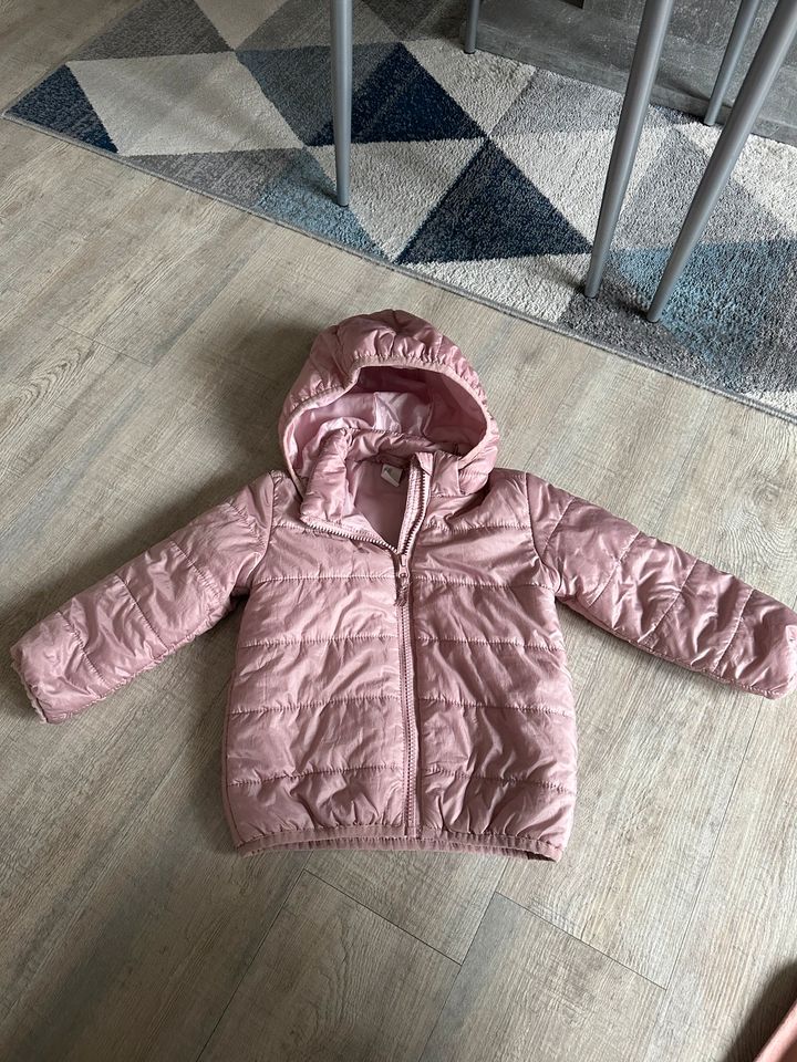 Neuwertig! Mädchen Übergangsjacke,Jacke,Rosa,H&M,92,zara,leicht in Marburg