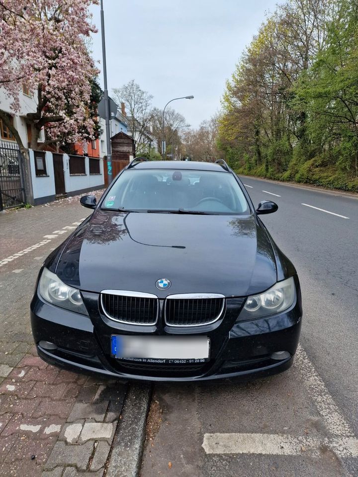 BMW 318d Touring in Frankfurt am Main