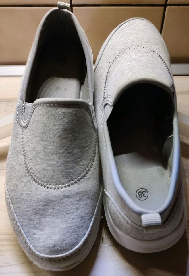 Leichte Damen Slipper, Sneaker zum schlüpfen, Größe 38 in Saarbrücken