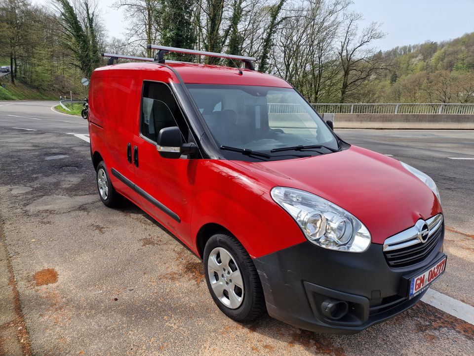 OPEL COMBO 2017 72000KM AUS ERSTER HAND in Gummersbach