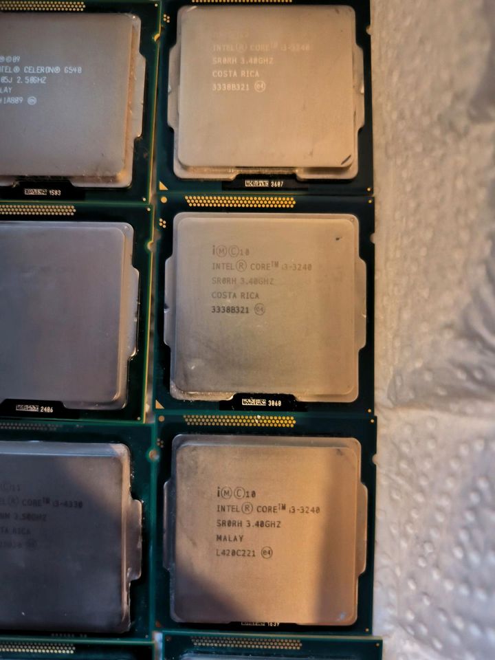 17 alte CPU´s (Xeon, i5, i3, Celeron) in Lübeck