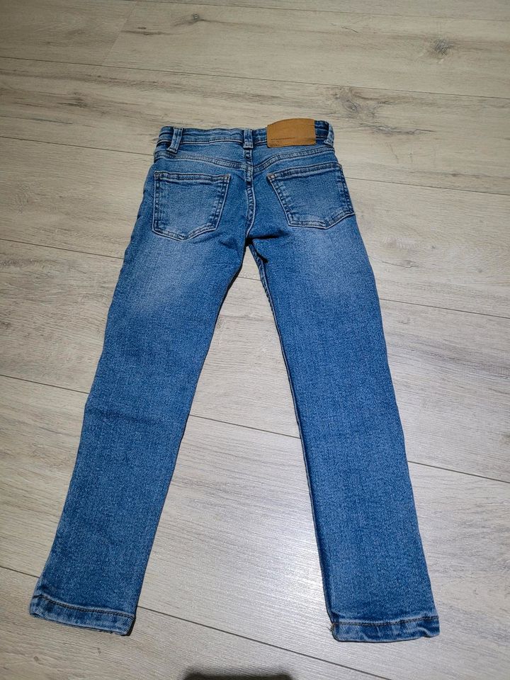 Zara Mädchen Jeans gr 116  Top in Wolfenbüttel