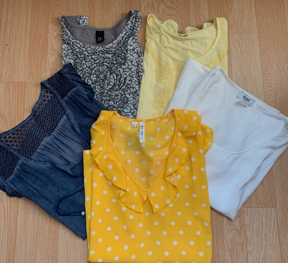 5 Teile Shirts, Top, Blusen, Gr42, gepflegt in Demmin