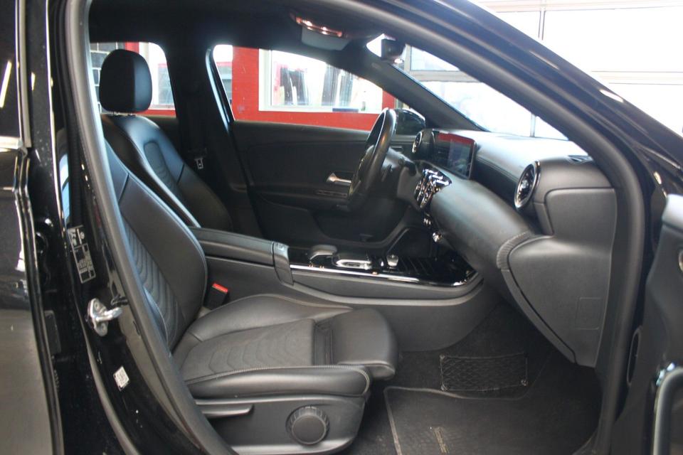 Mercedes-Benz A 180 Kamera*PDC*Alcantara*Navi*Spurhaltesystem* in Köln
