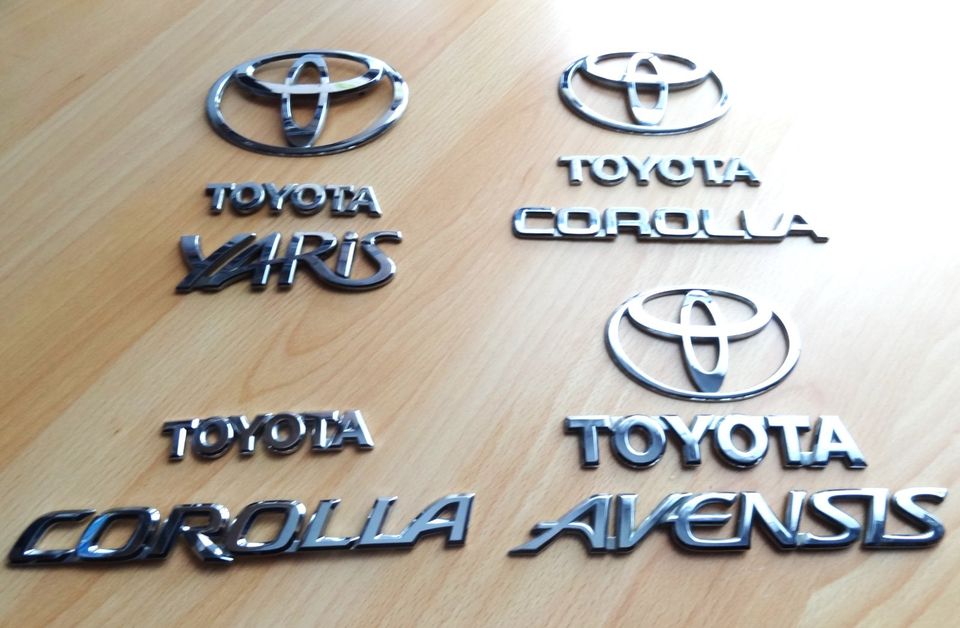 Toyota Avensis, Corolla, Yaris - Auto-Embleme in Norderstedt