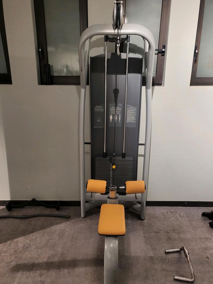 TECHNOGYM SELECTION LAT PULLDOWN GYM LATZUG KRAFTGERÄT 80 in Senden