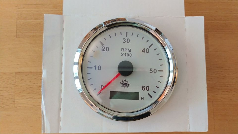 Osculati Drehzahlmesser 0-6000 rpm mit Betriebsstundenzähler in Hamburg