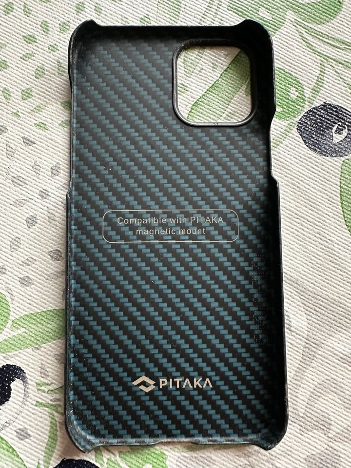 iPhone 12Pro Pitaka Magez Case Carbon in Nürnberg (Mittelfr)