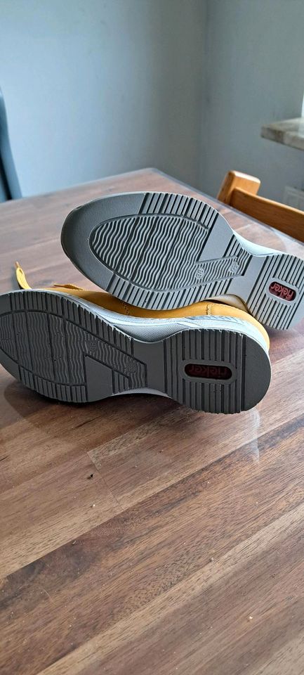 Rieker Sneaker Turnschuhe 38 senfgelb Neu in Langwedel