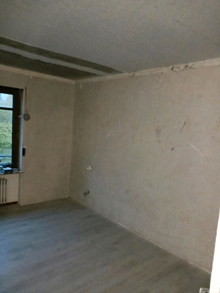 2 Zimmer Wohnung  in Fellbach. Ab 01.06 wird komplett renoviert in Weinstadt