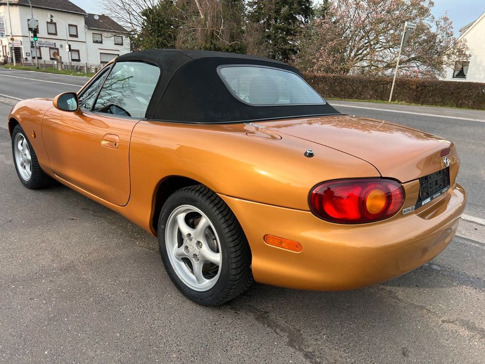 Mazda MX-5 1.6 Cabrio in Bornheim