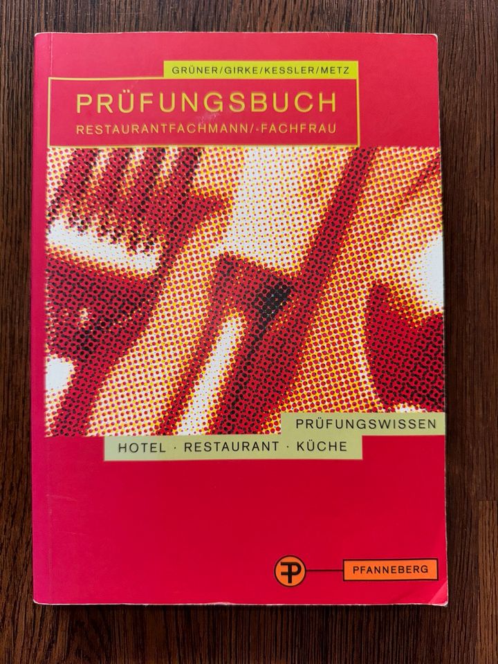 Prüfungsbuch Restaurantfachfrau Hotel Pfanneberg in Markkleeberg