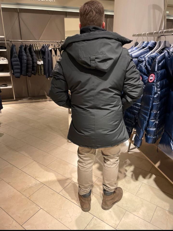 Canada Goose Herren Wintermantel / black Label in Düsseldorf