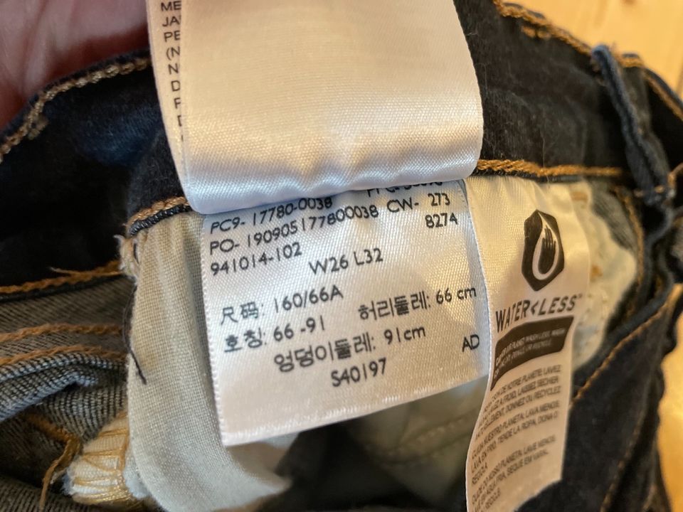 Levi’s Jeans 710 Gr. 26 in Uelzen