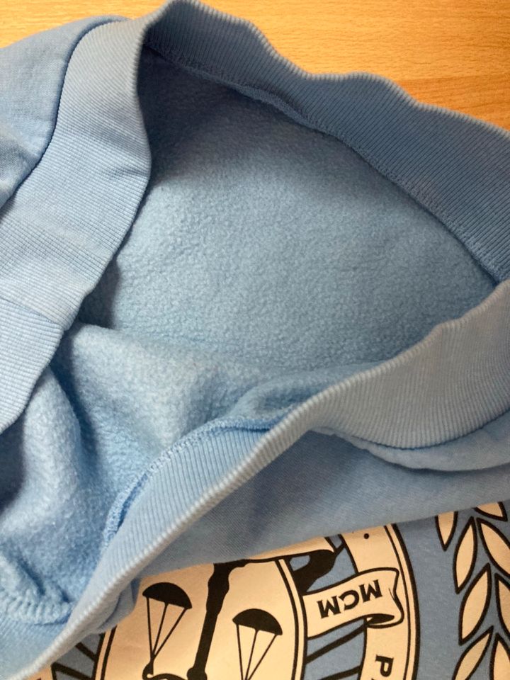Blaues Sweatshirt (M) in Leipzig