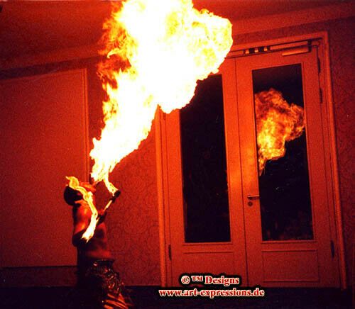 FIRE TWISTER & große CREW! Feuershow Feuerspucker Feuerschlucker! in Weimar
