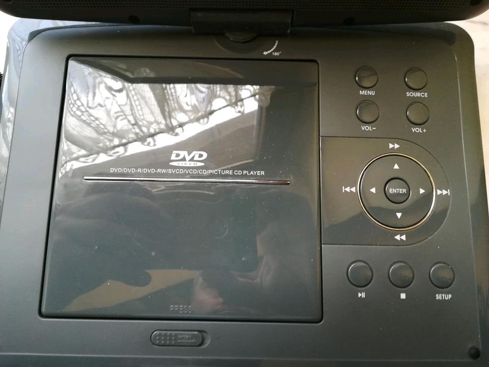 Tragbarer DVD/DVB-T2 Player in Niederbreitbach