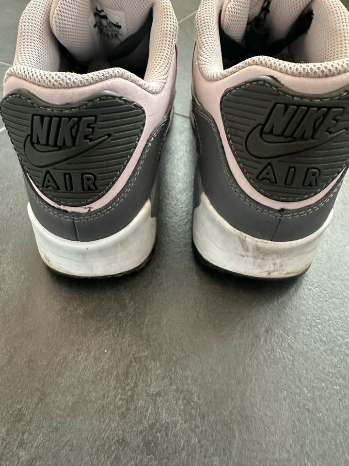 Nike Airmax in grau/rosa in Berlin